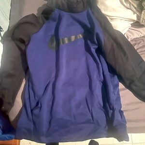 Nike dri-fit hoodie comfy and warm
